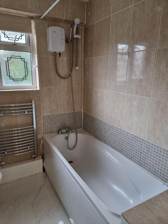 Crane Home In Dagenham With Free Wi Fi Exteriör bild