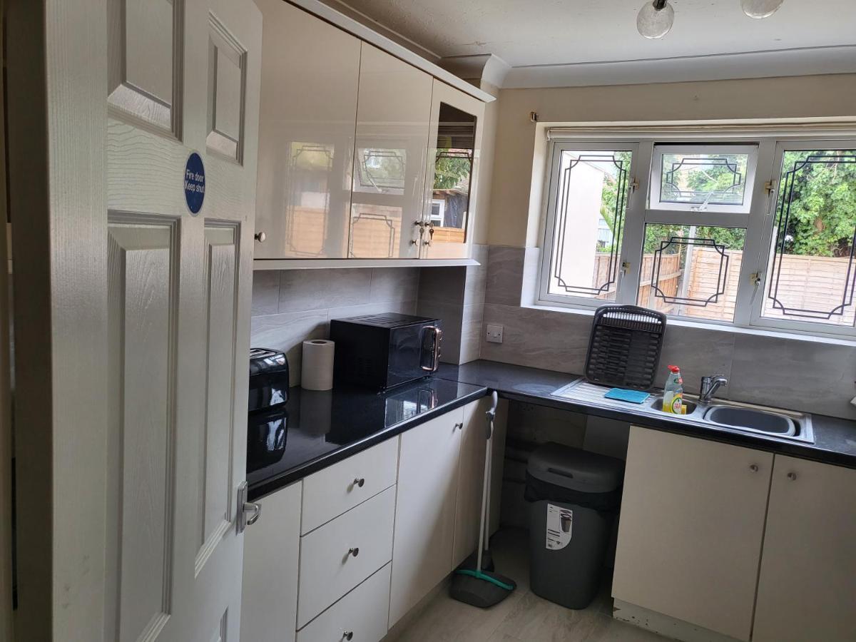 Crane Home In Dagenham With Free Wi Fi Exteriör bild