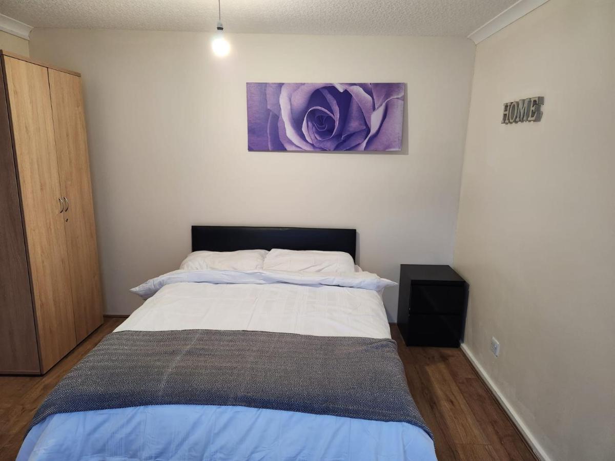 Crane Home In Dagenham With Free Wi Fi Exteriör bild