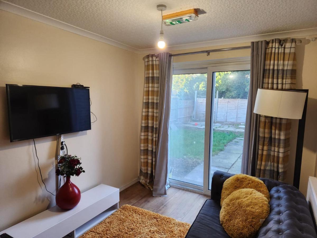Crane Home In Dagenham With Free Wi Fi Exteriör bild